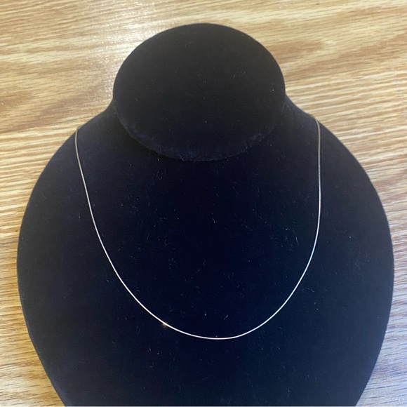 Display for necklace - Picture 4 of 10